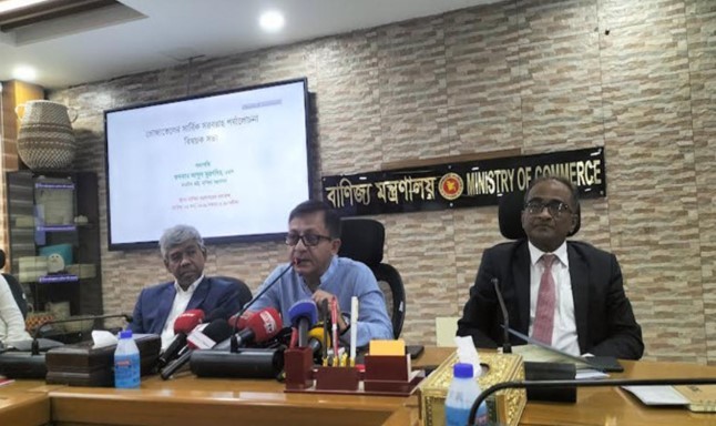 পর্যাপ্ত মজুত আছে, ভোজ্যতেলের দাম একফোঁটাও বাড়বে না: বাণিজ্যমন্ত্রী